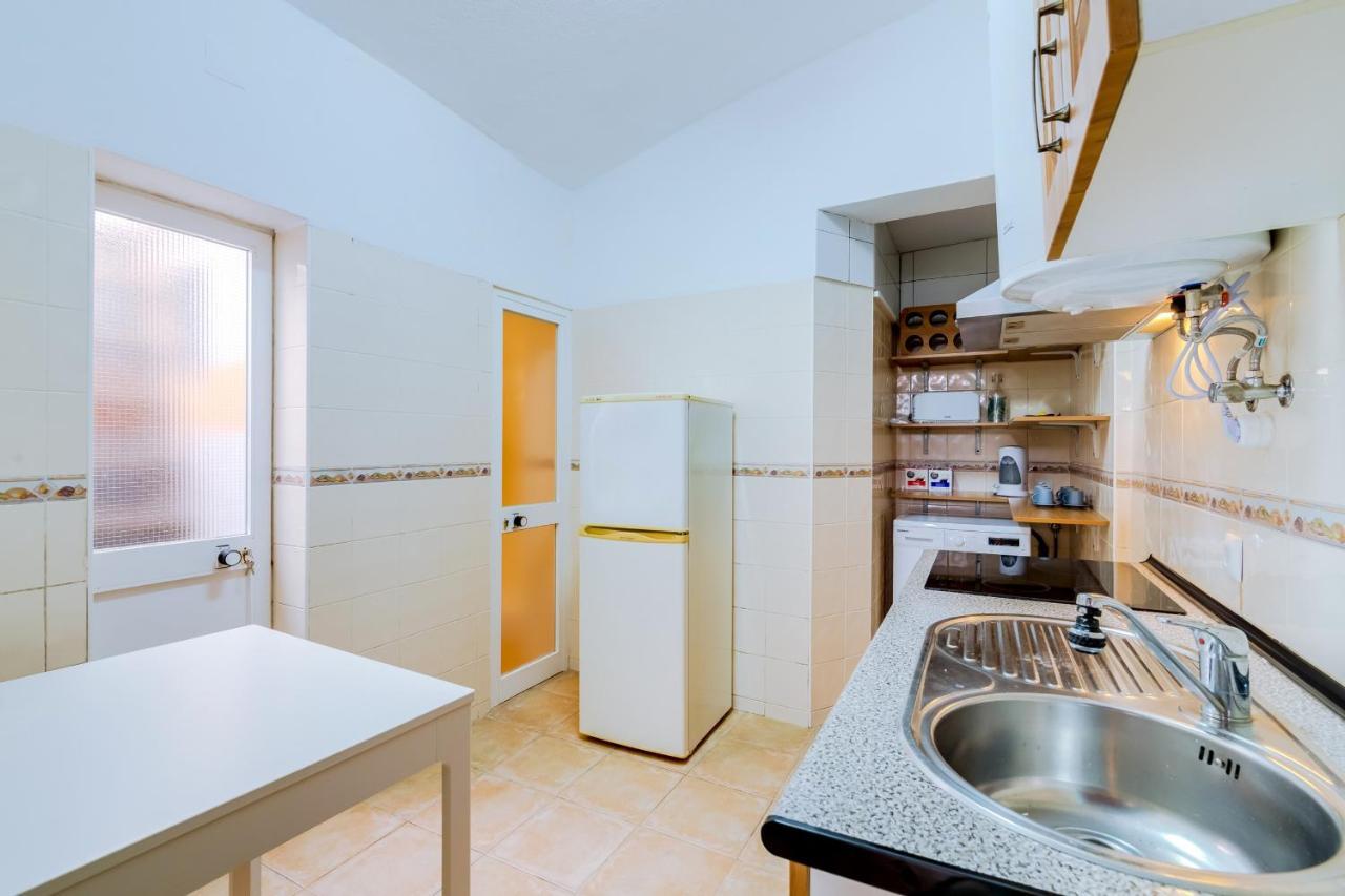 Trem - Located In Old City - Фаро Екстериор снимка