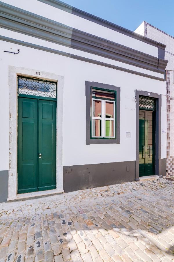 Trem - Located In Old City - Фаро Екстериор снимка