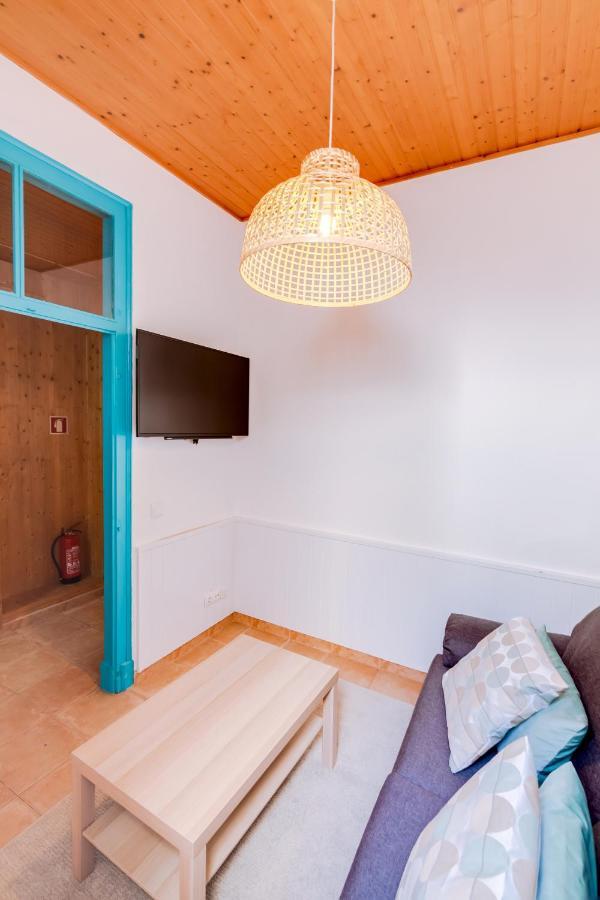 Trem - Located In Old City - Фаро Екстериор снимка