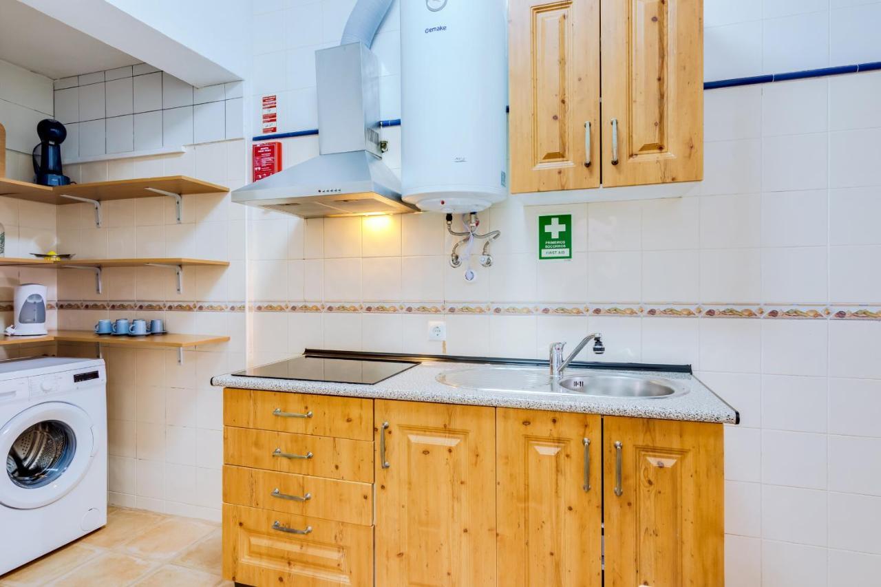 Trem - Located In Old City - Фаро Екстериор снимка